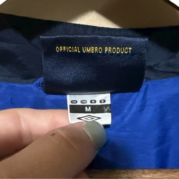 EUC - Vintage 2004/2006 Umbro Blue and Yellow Swedish Sports Jacket - Size M - Picture 4 of 4